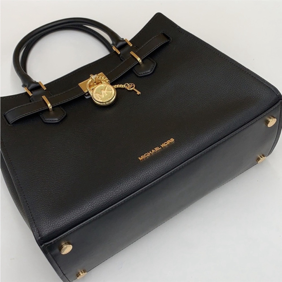 Michael Kors Hamilton Meidum
Satchel Shoulder Crossbody Bag
Black color - Picture 15 of 16